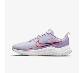 NŐI UTCAI, FUTÓ CIPŐ