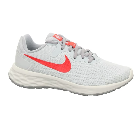 Nike Revolution  6 NN